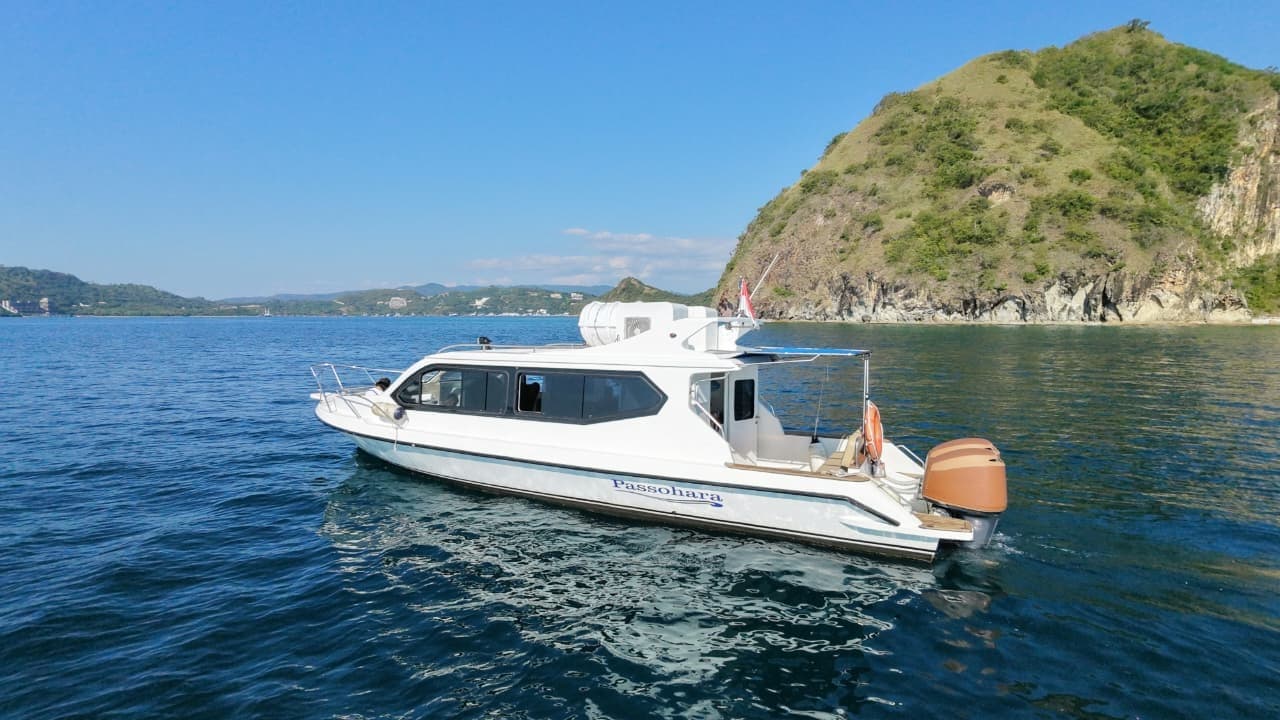 The Bajo Speed Boat vessel in Komodo waters